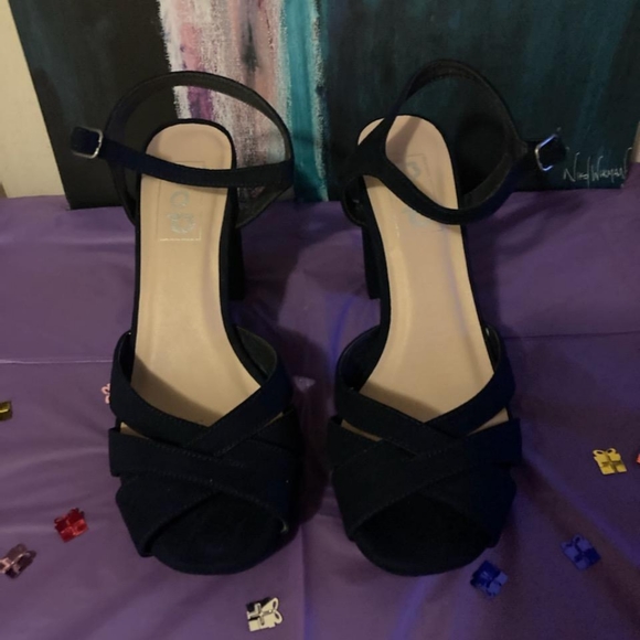 Shoes - Picture 1 of 1